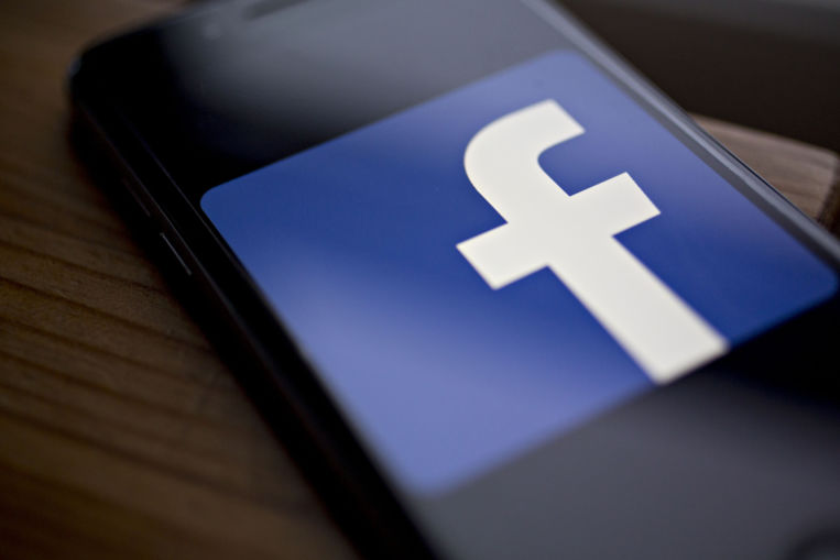 Facebook pierde usuarios a mansalva en España