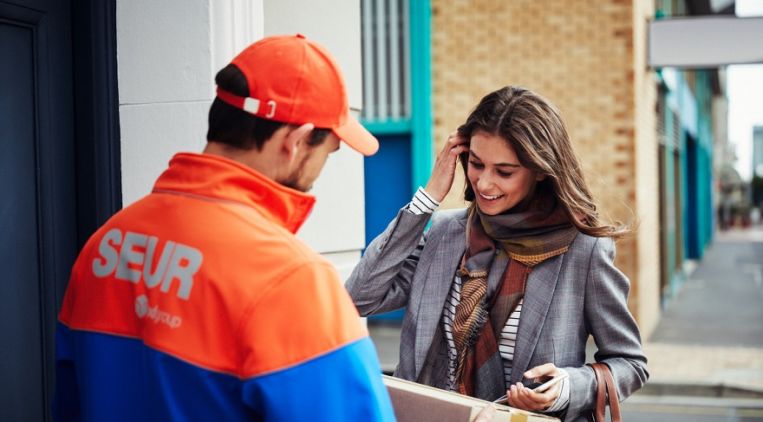 Seur eleva su inversión para sacar tajada de los pedidos online