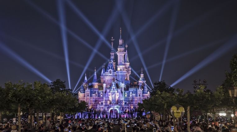 Ni Lady Gaga puede garantizar que Warner Bros alcance a Disney