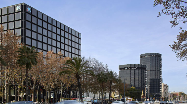 La Caixa refuerza su posición en Naturgy tras un acuerdo con la familia Godia