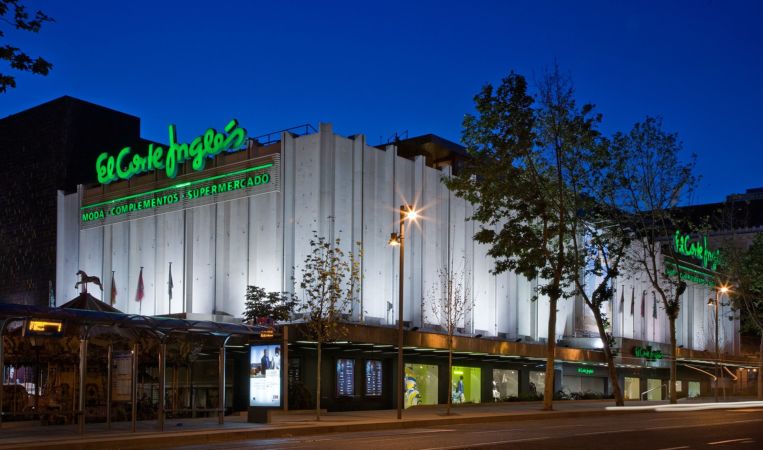 El Corte Inglés registra unas ventas planas por la caída del textil