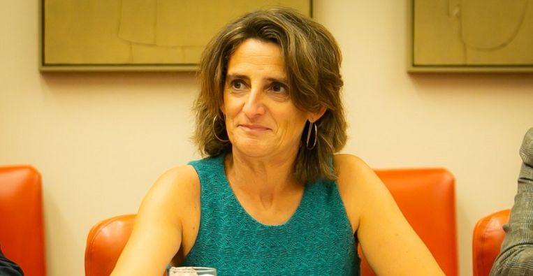 Ribera pone a caminar sobre el alambre 60.000 empleos del sector refino