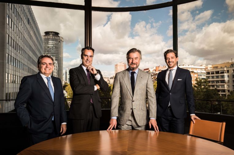 Savills Aguirre Newman compra el negocio de centros comerciales de Knight Frank