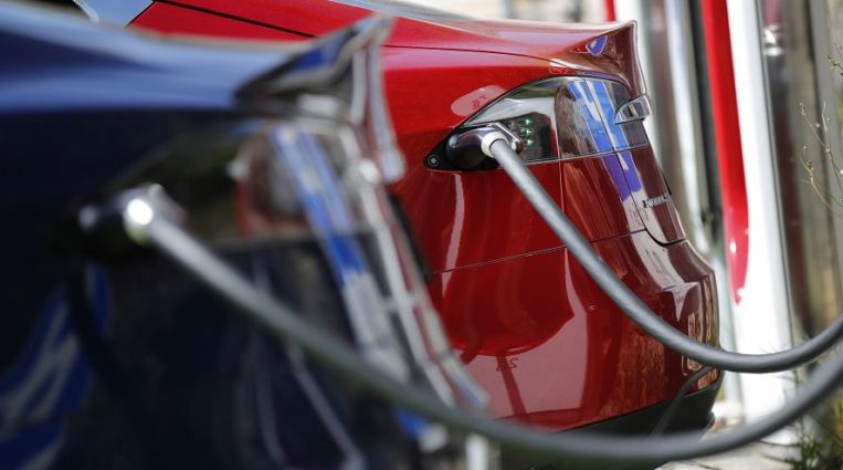 Endesa apuesta por el coche eléctrico ante la bajada de las ventas de electricidad