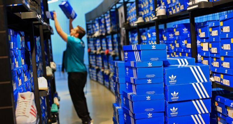 Los temores de Adidas: empleados ladrones, torpes y chivatos