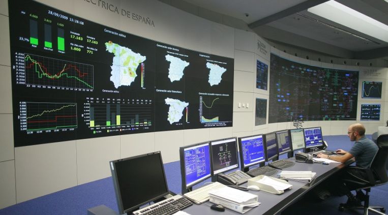 Red Eléctrica mira de reojo al Gobierno por un incierto frente regulatorio