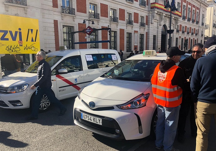 El taxi calienta motores para un año crucial: ya hay amenazas de huelga