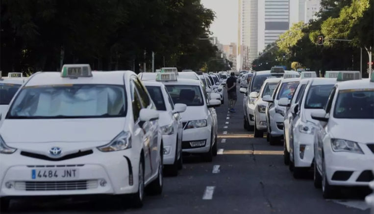 El taxi prepara manifestaciones contra el ayuntamiento de Carmena