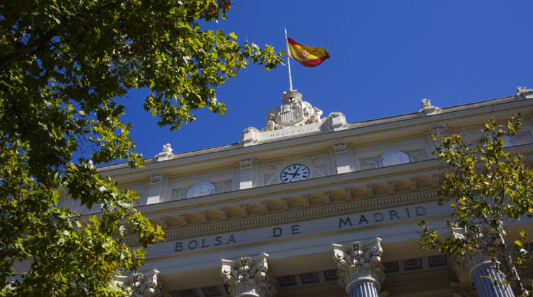 La banca española cae a plomo en Bolsa (y ahora vienen resultados)