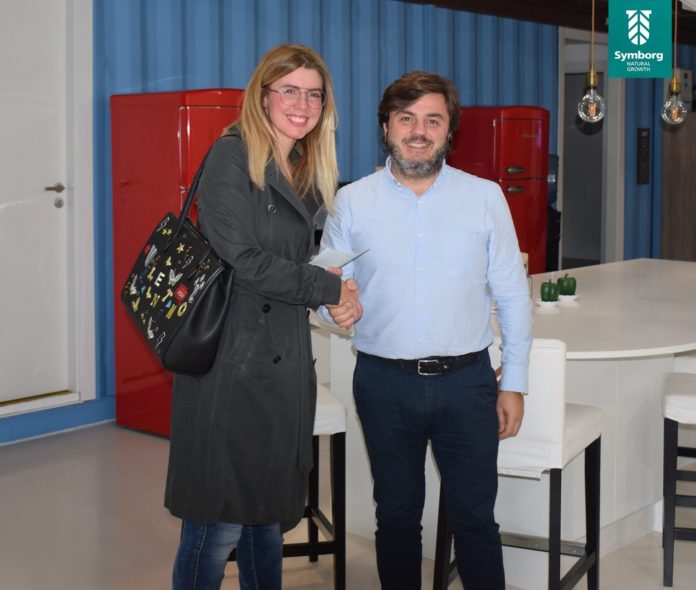 Foto de Jesús Juárez, CEO de Symborg, junto a Cristina Castillo,