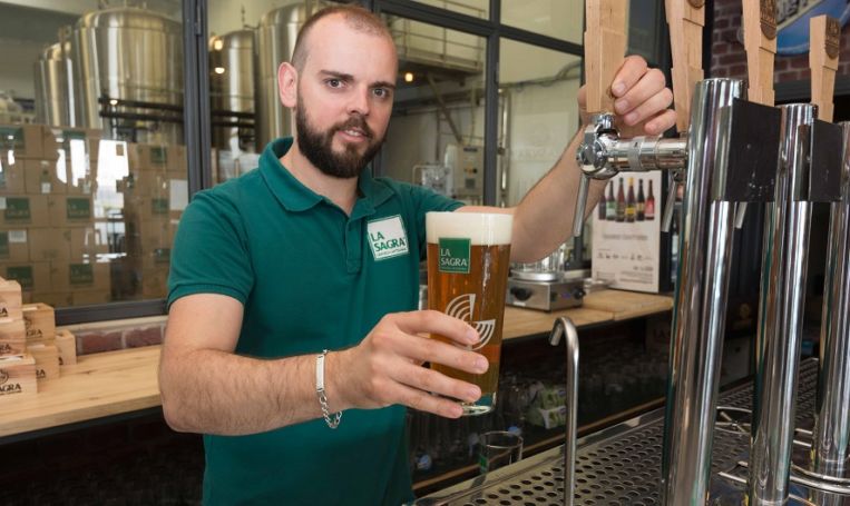 La Sagra: historia del erasmus que dio una lección a Heineken