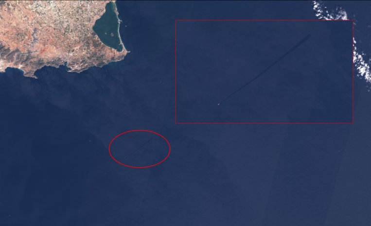 “Nuestros ojos en el espacio”: así son los satélites marítimos 2 Merca2.es Vertido ilegal