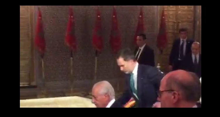 El tropezon del Rey Felipe VI y otros bloopers que la Casa Real prefiere ocultar
