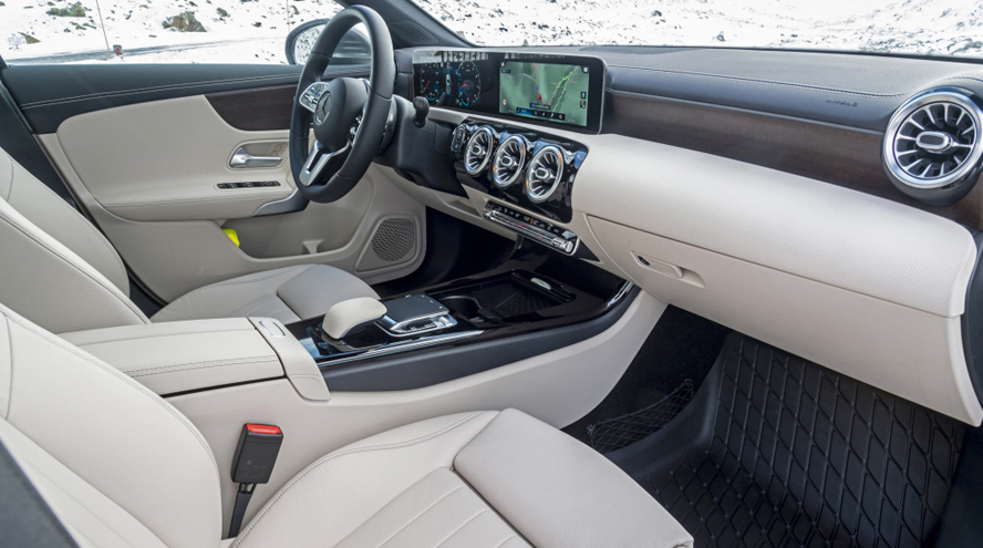 Mercedes-Benz Clase A interior