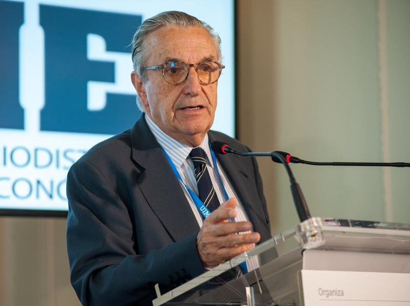 Naturgy reubicará a más de 2.000 empleados para ahorrar costes