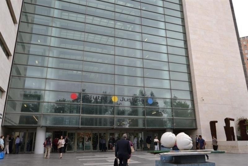 Condena al Santander a devolver 400.000 euros por falta de información en la venta de valores