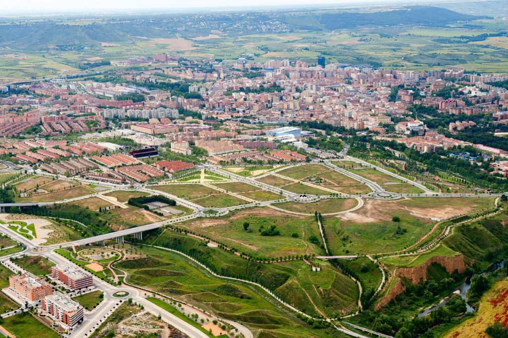 El Gobierno oferta suelo para construir más de 2.000 viviendas en colaboración público-privada