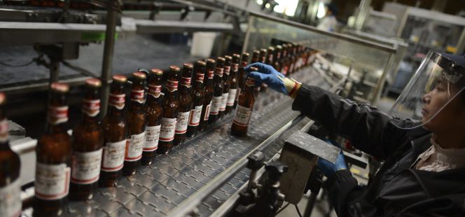 La filial de AB InBev espera levantar 6.000 M€ en su salida a Bolsa