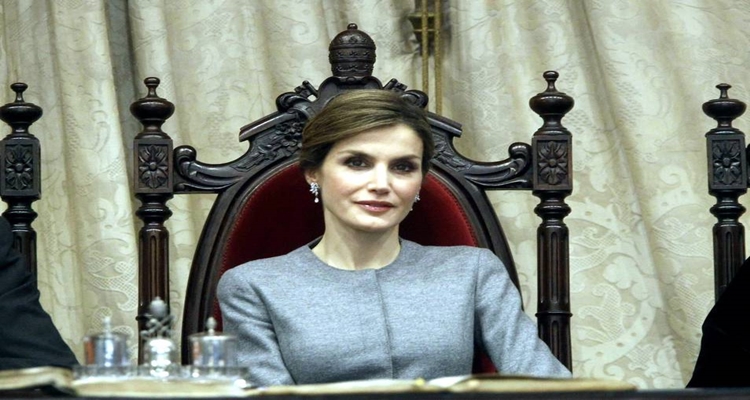 Reina Letizia look de Carolina Herrera