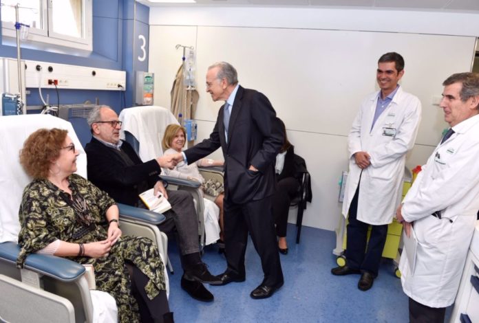Foto Isidro Fainé visita Hospital Clinic Barcelona