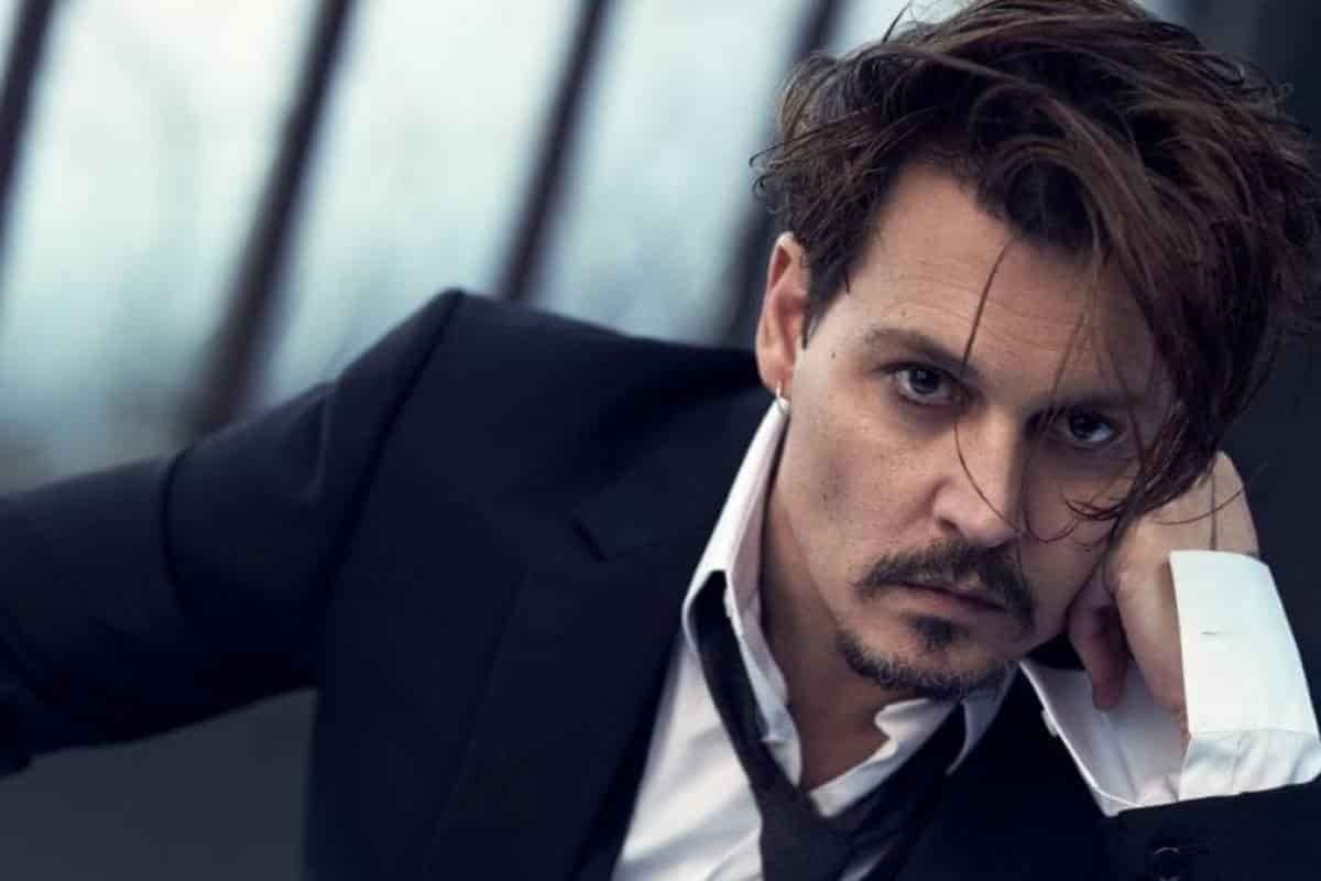El primer trabajo de Johnny Depp, Brad Pitt, y otros famosos