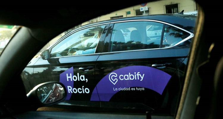 Los clientes de Uber y Cabify