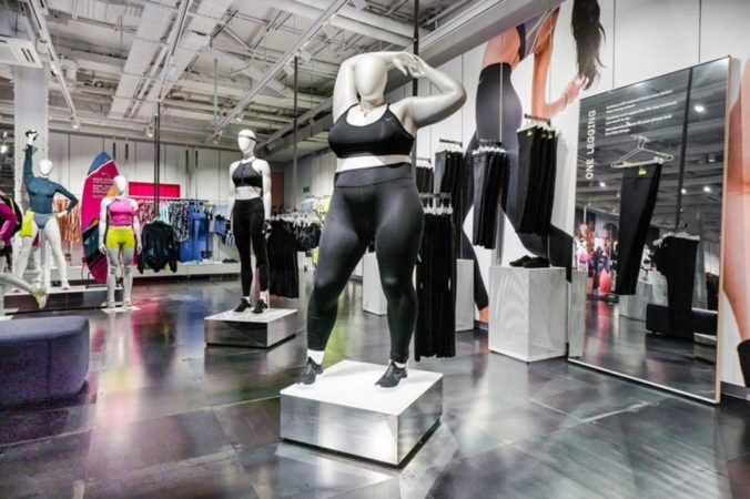 Maniquí en tienda Nike