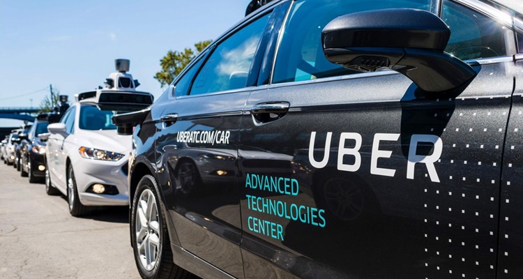 Uber en apuros: la nueva legislación podría paralizar su expansión en España