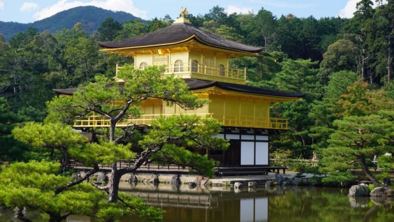 Pabellón dorado en Kioto, Japón