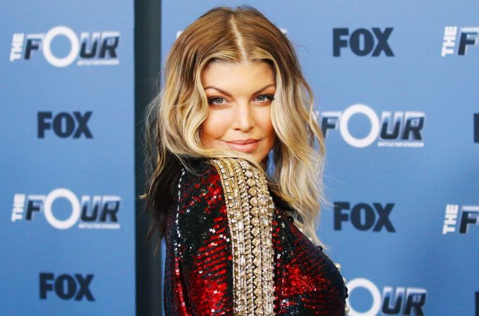 Miley Cyrus, Sophie Turner, Angelina Jolie y otras famosas bisexuales que no sabías 2 Merca2.es Fergie