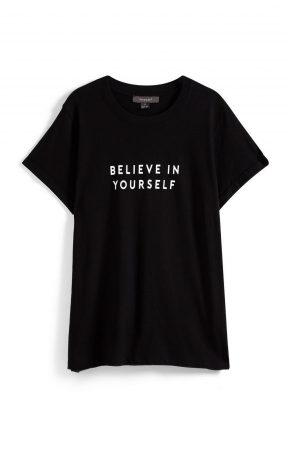 Camiseta cree en ti misma