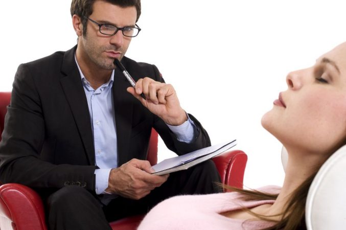 Mapfre, Asisa, Adeslas ¿cuál es el seguro de salud con más coberturas? 4 Merca2.es divan