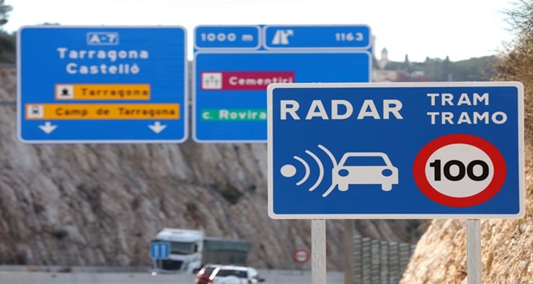 Los tipos de radares que controlan que no le pises al acelerador de tu coche