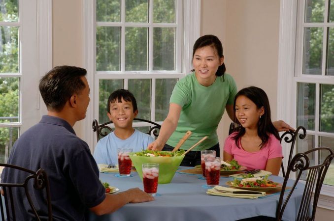 Echa la dieta a un lado, adelgaza la cintura con estas pautas 3 Merca2.es cena