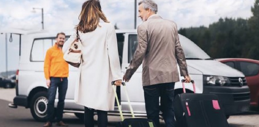¿Es aconsejable dejar tu coche en el aparcamiento de un aeropuerto? Descubre los motivos