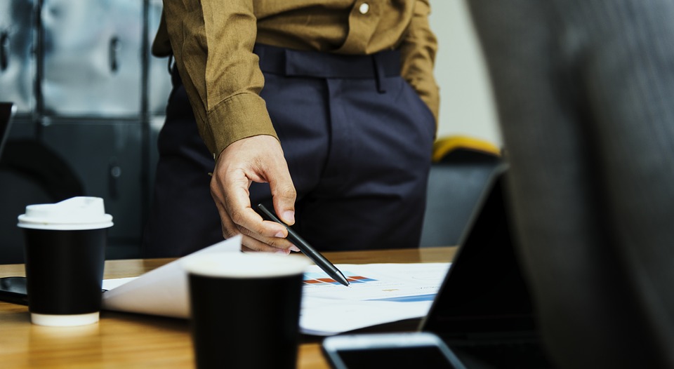 CEO, CPO, CTO… y otros nombres relacionados con puestos en una empresa