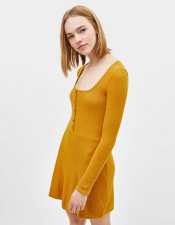 Los vestidos amarillos de Primark, H&M, Bershka y más tiendas que están desapareciendo de sus perchas 5 Merca2.es Vestido amarillo