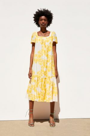 Los vestidos amarillos de Primark, H&M, Bershka y más tiendas que están desapareciendo de sus perchas 9 Merca2.es Vestido de flores