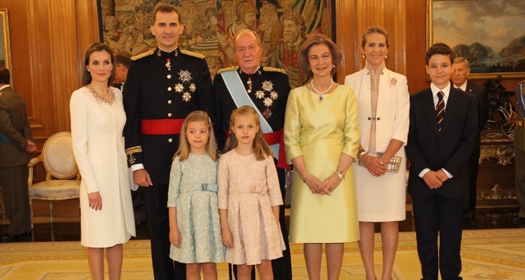 Sueldos de los Reyes en la Casa Real