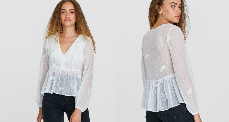 Blusa blanca bordada de Stradivarius
