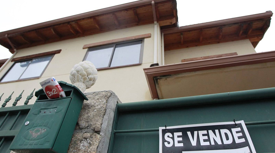El loco mercado inmobiliario español: las hipotecas bajan y los precios suben