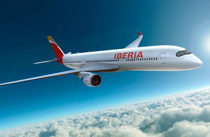 Avión de Iberia  vs EasyJet
