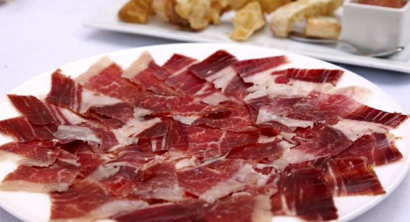 plato con jamón