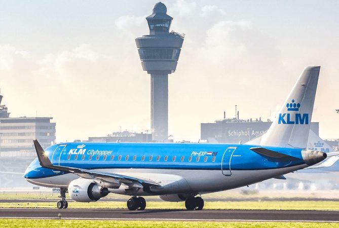 Avión de KLM, más puntual que EasyJet y