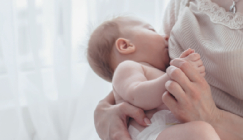 Los especialistas de Quirónsalud Málaga y Marbella defienden la lactancia materna