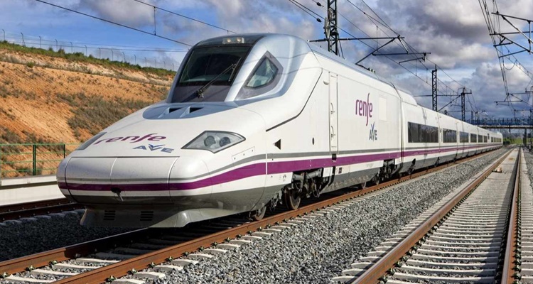 3 razones para viajar en Renfe, y otras para no acercarte ni al andén