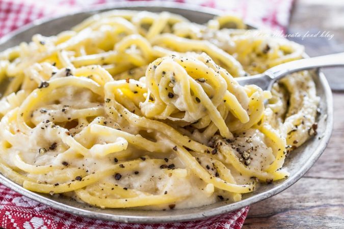 Tonnarelli cacio e pepe, Roma