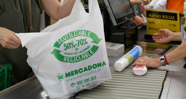El «adiós» a las bolsas de plástico: El nuevo método para llevarte la compra a casa