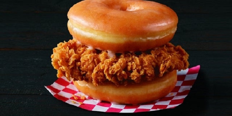 KFC, el rey del pollo frito experto en meterse en charcos