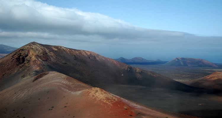 Parques nacionales en las Islas Canarias Timanfaya y Teide